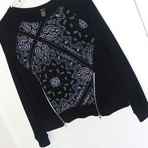 RUE21 Women's black paisley sweatshirt